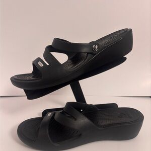 Crocs Women's Patricia Black Comfort Strappy Sandals Size 9 W